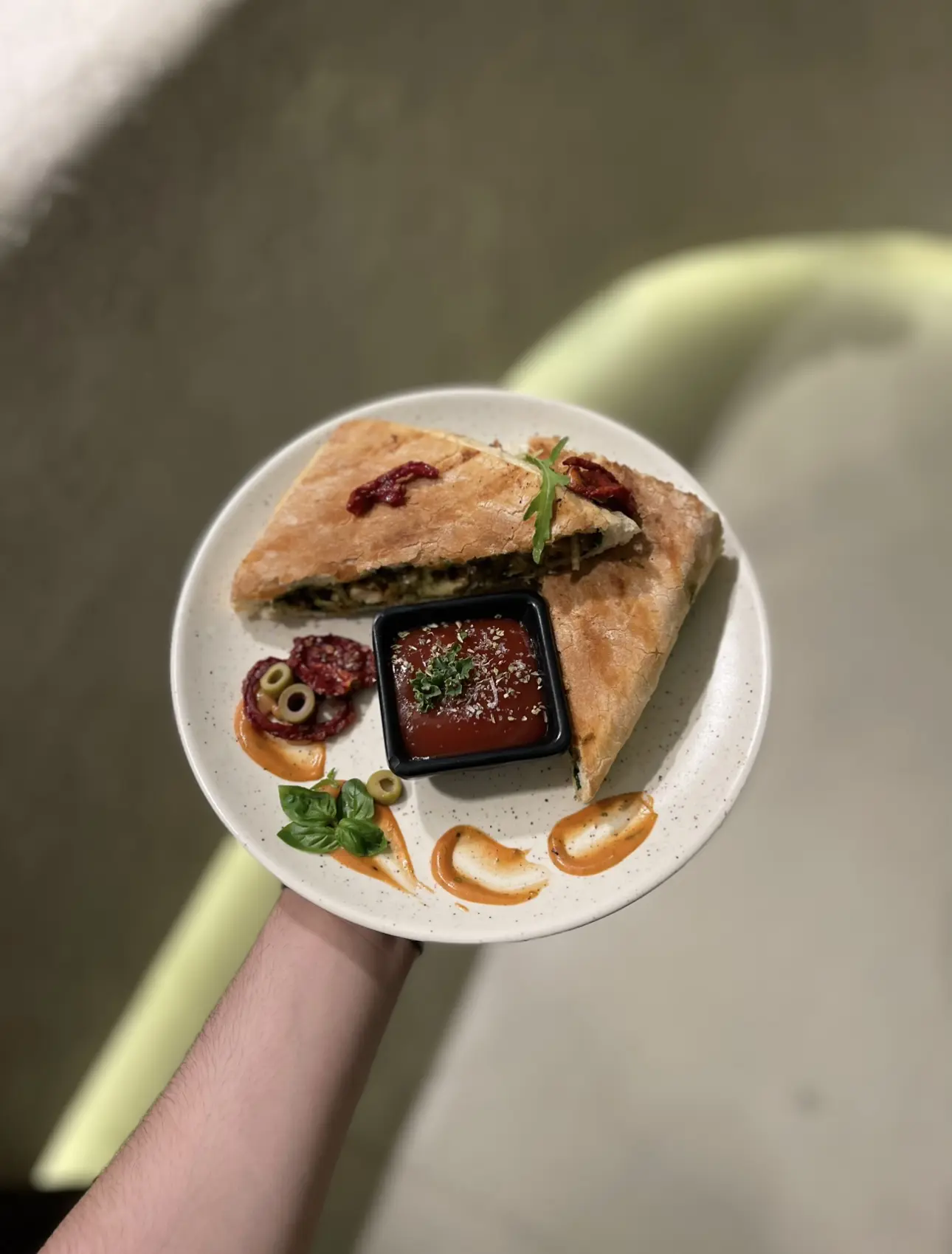 پنینی چیکن پستو